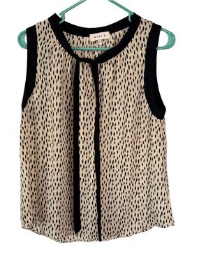 3/$20 West. K Beige and Black Sleeveless Tie-Neck Blouse